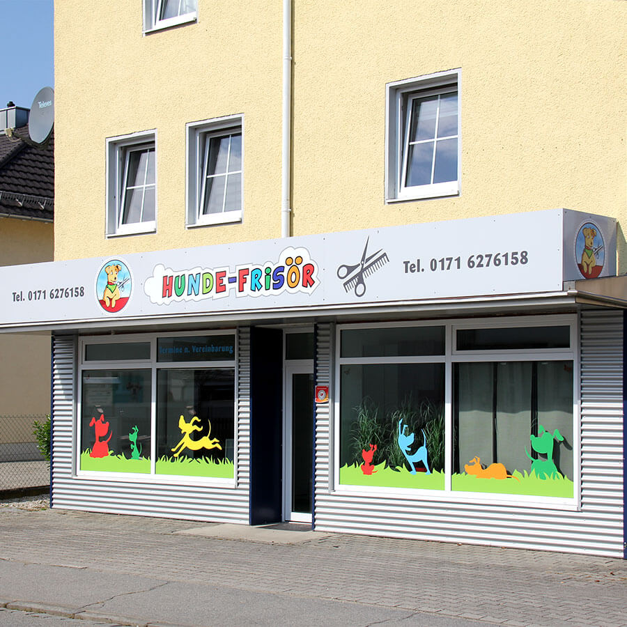 Außenwerbung Hundefrisör, Schilder und Fensterbeschriftung, Fensterfolie