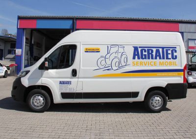 Fahrzeugbeschriftung Folienplott zweifarbig auf Sprinter