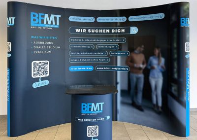 Faltbare Messewand mit Counter