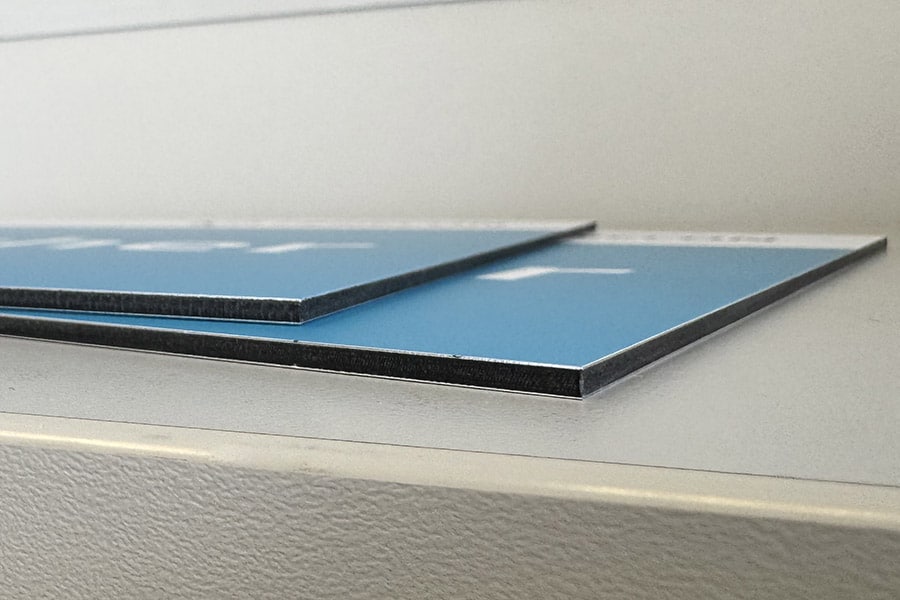 Hinweisschilder aus Alu-Verbund